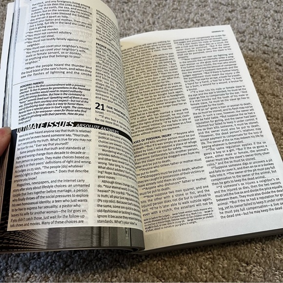 Teen Life Application Study Bible New Living Translation Paperback Tyndale NEW - Picture 11 of 11